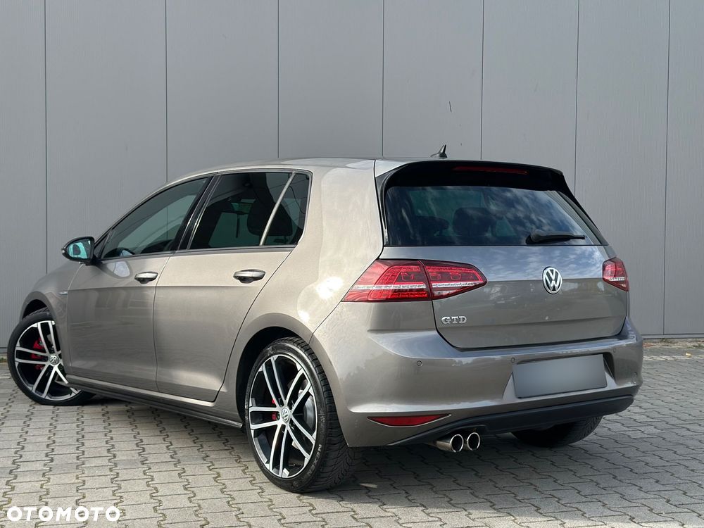 Volkswagen Golf 2.0 TDI BMT GTD DSG - 4
