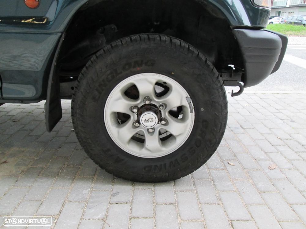 Mitsubishi Pajero - 16