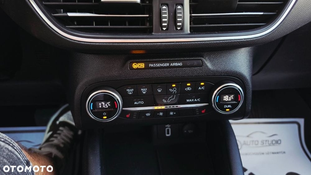 Ford Focus - 12