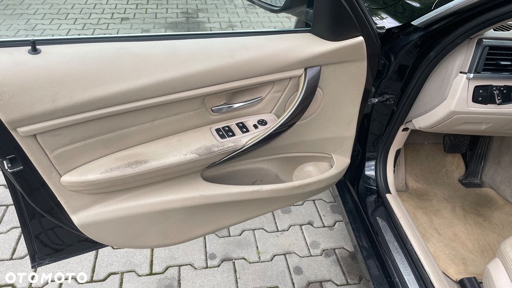 BMW Seria 3 316d - 15