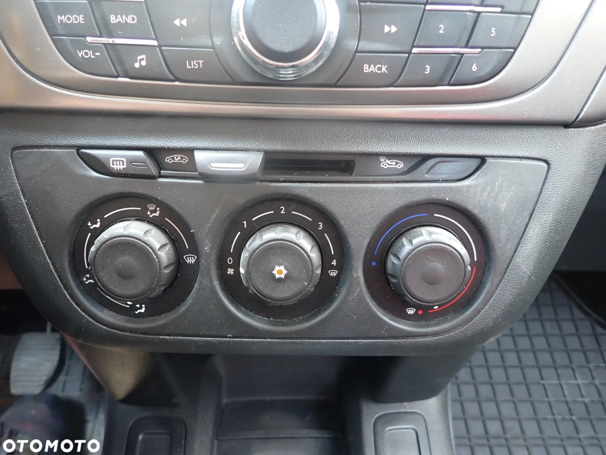 CZĘŚCI - Peugeot 301 1,6 EHDI BLUE HDI BHY 99KM 5B SEDAN 2018r. lakier KCA INDEX - 8342 - 9
