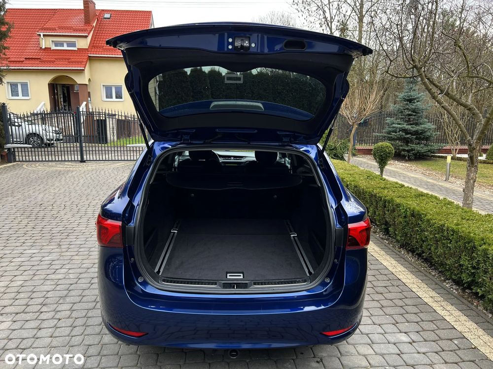 Toyota Avensis 1.6 Business Edition - 12