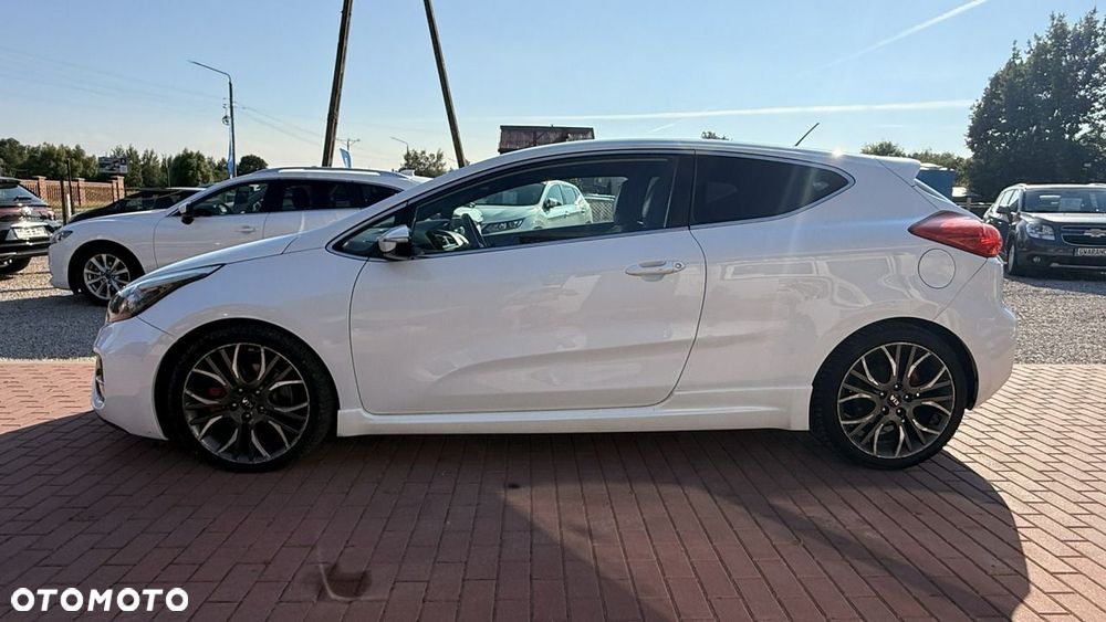 Kia Ceed - 11