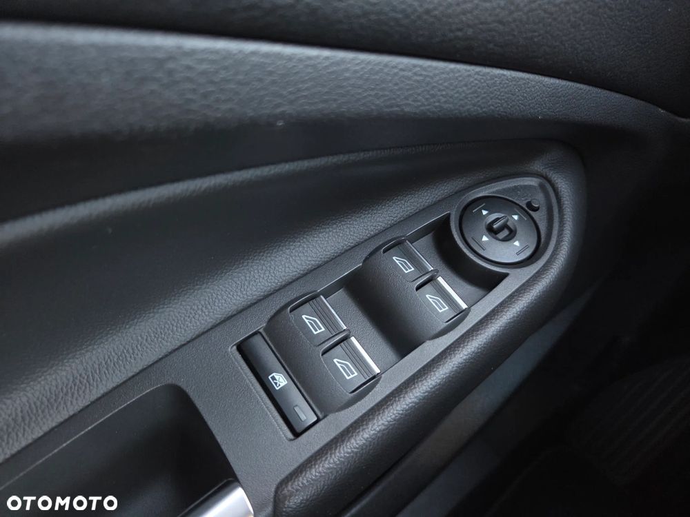 Ford Kuga 2.0 TDCi 2x4 Black & Silver - 31