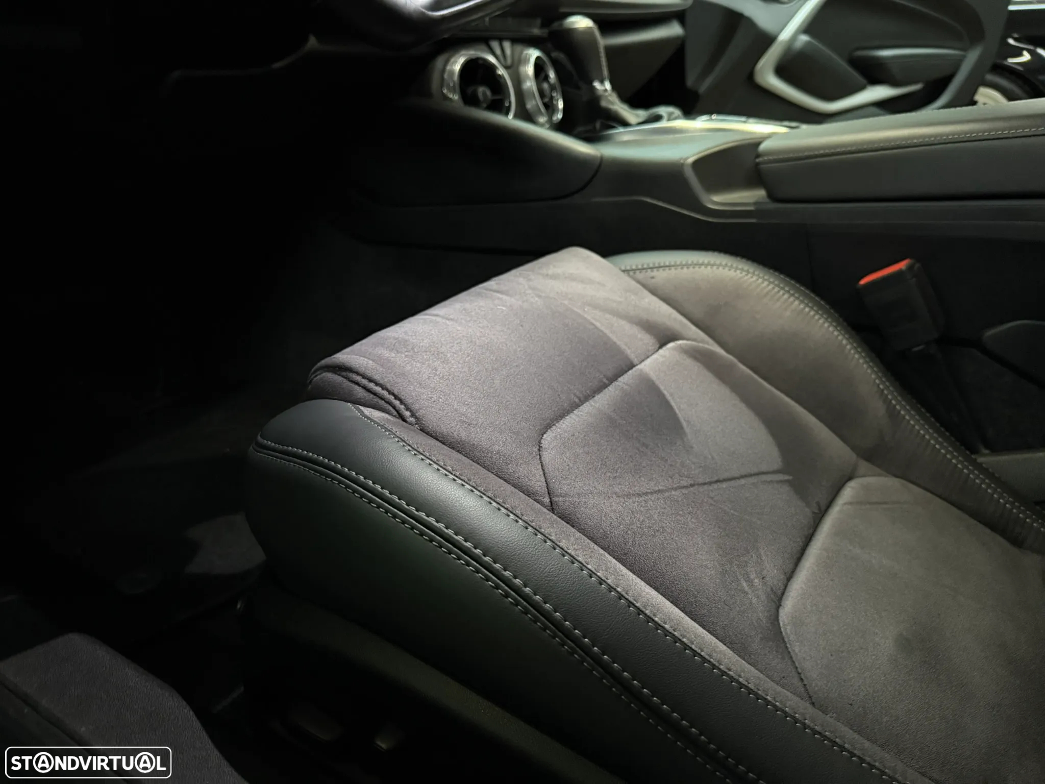 Chevrolet Camaro Coupe 2.0 Aut. - 44
