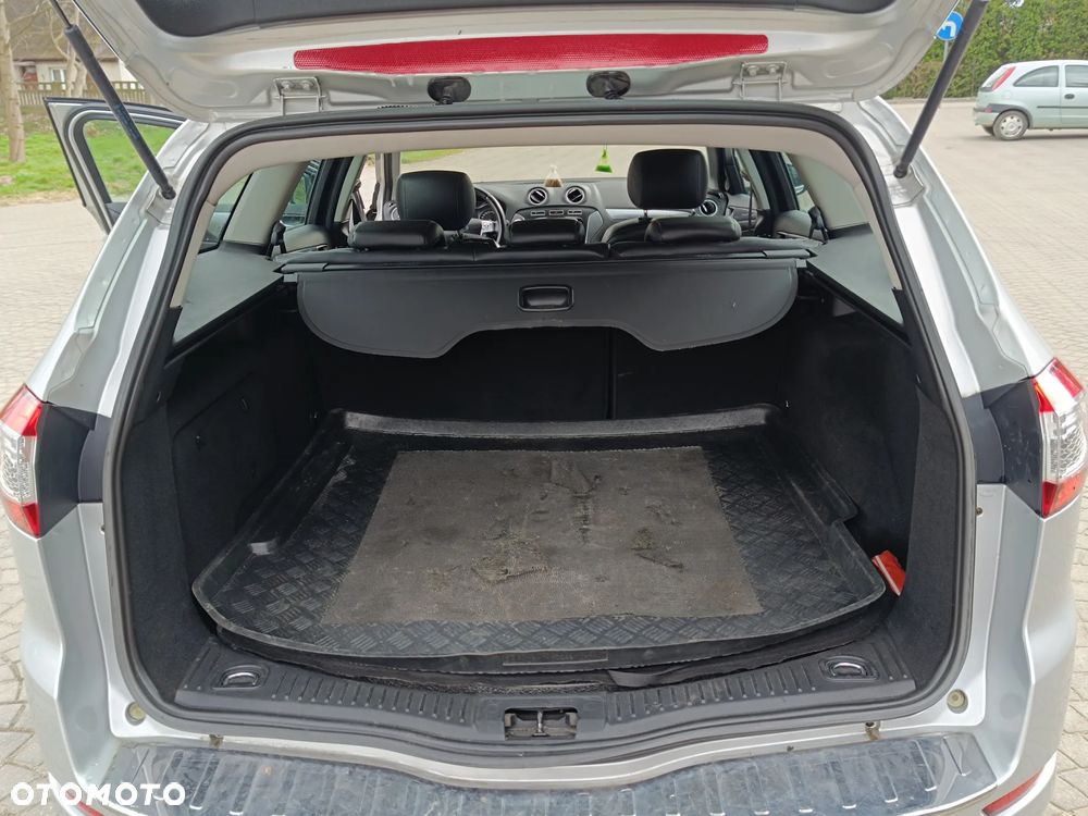 Ford Mondeo 2.0 TDCi Ambiente - 19