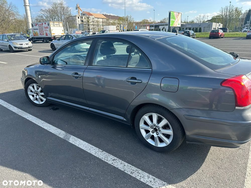 Toyota Avensis 2.0 D-4D Sol - 3