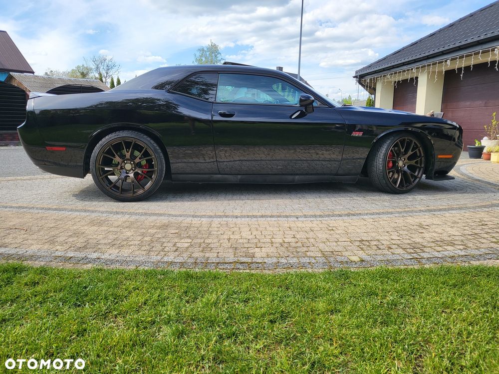 Dodge Challenger - 4