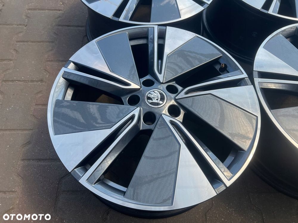 KOMPLET FELG FELGI ALU SKODA OCTAVIA SUPERB ENYAQ 19 ET45 ORYGINALNE - 13