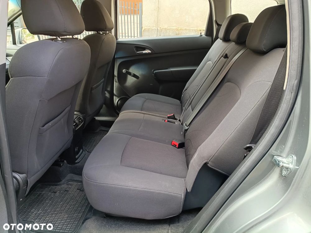 Chevrolet Orlando - 12