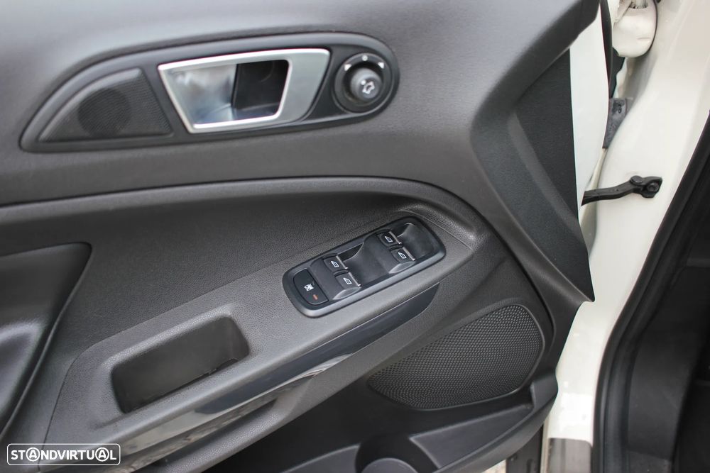 Ford EcoSport 1.0 EcoBoost Titanium - 11