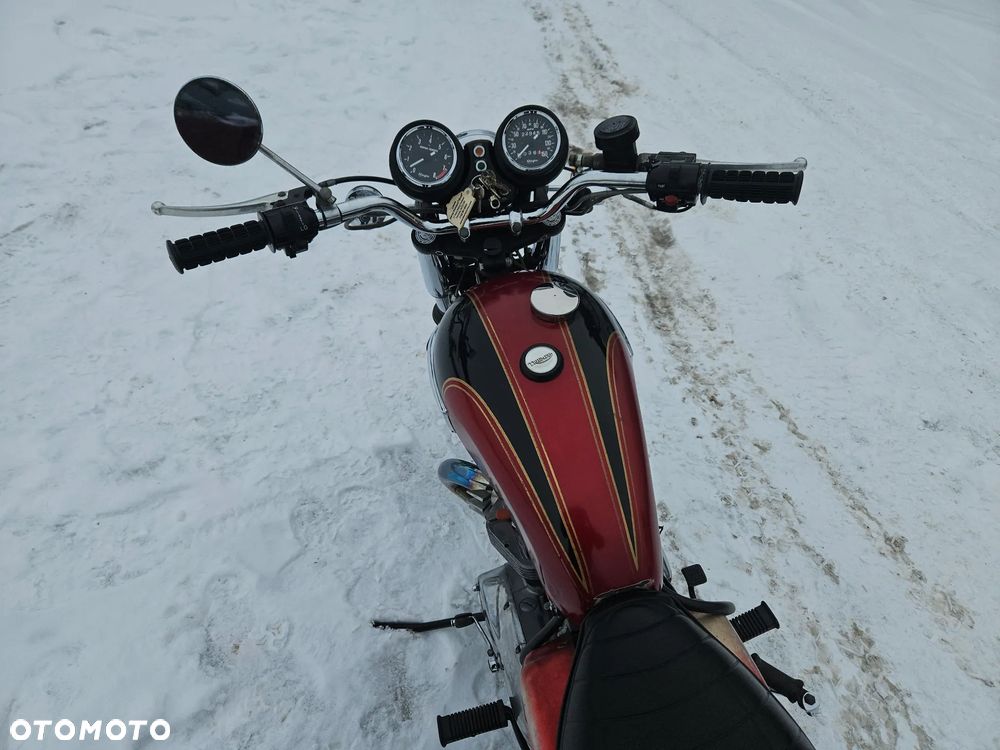 Triumph Bonneville - 8