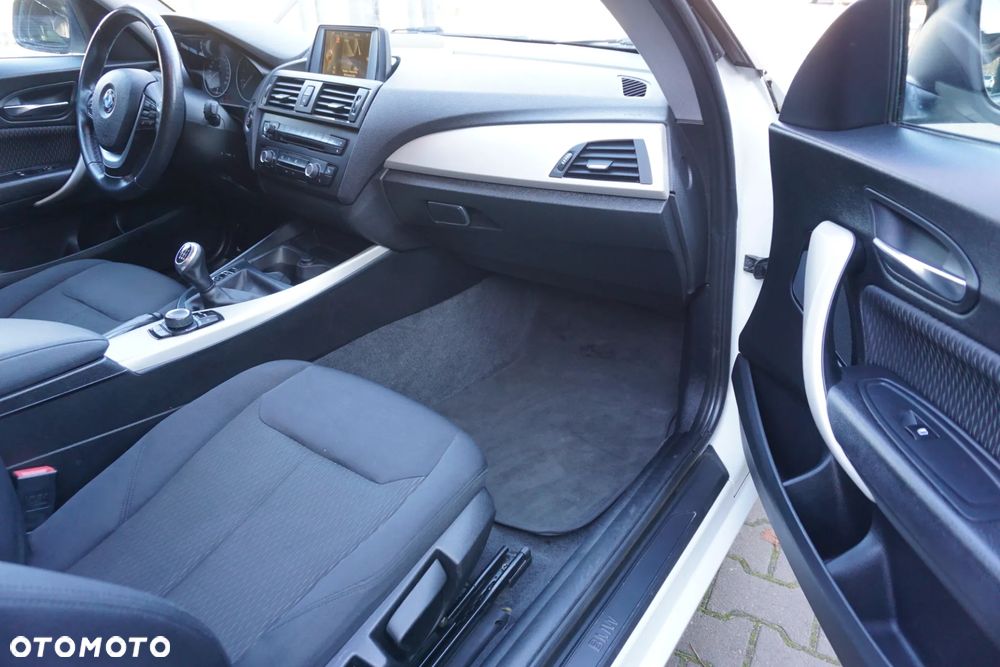 BMW Seria 1 114i Sport Line - 12
