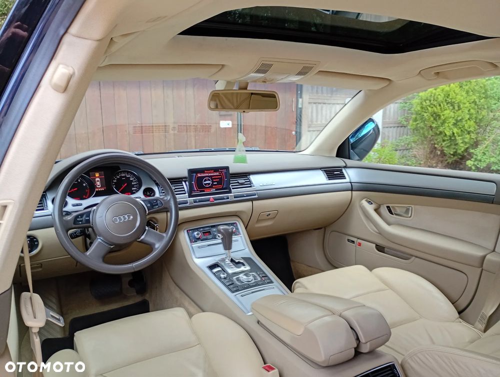 Audi A8 4.2 Quattro - 38