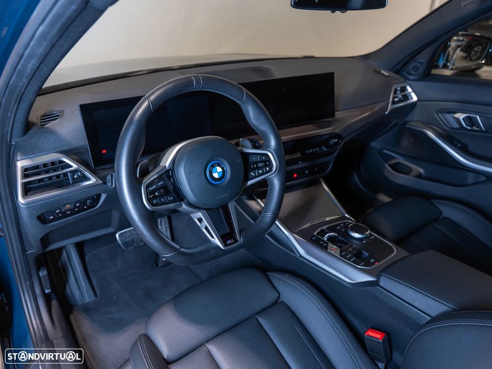 BMW 330 e Pack Desportivo M Auto - 9