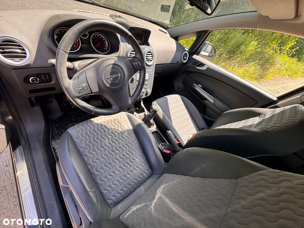 Opel Corsa 1.4 T Cosmo S&S - 10