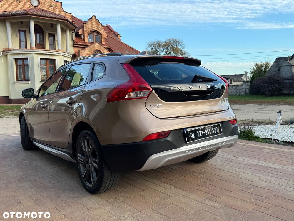 Volvo V40 Cross Country D2 Drive-E Momentum - 16