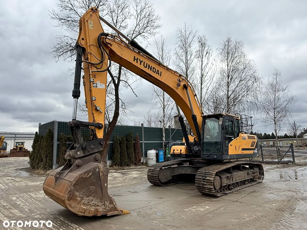 Hyundai HX 300 L - 22