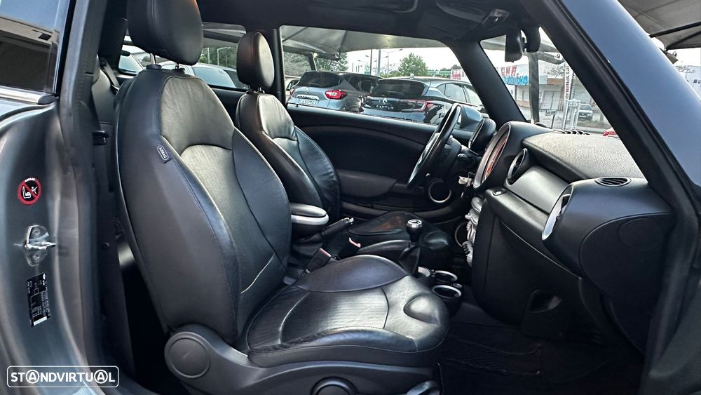 MINI 3 Portas Cooper D - 17