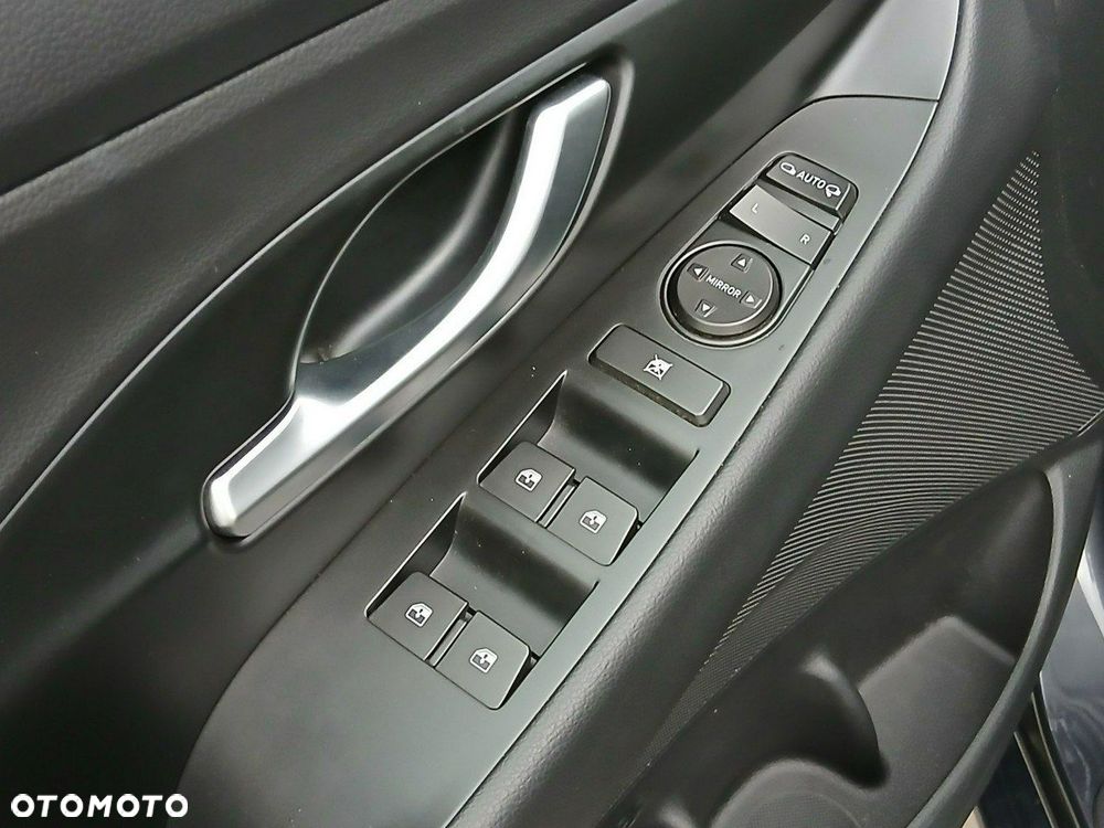 Hyundai i30 1.0 T-GDI Smart - 25