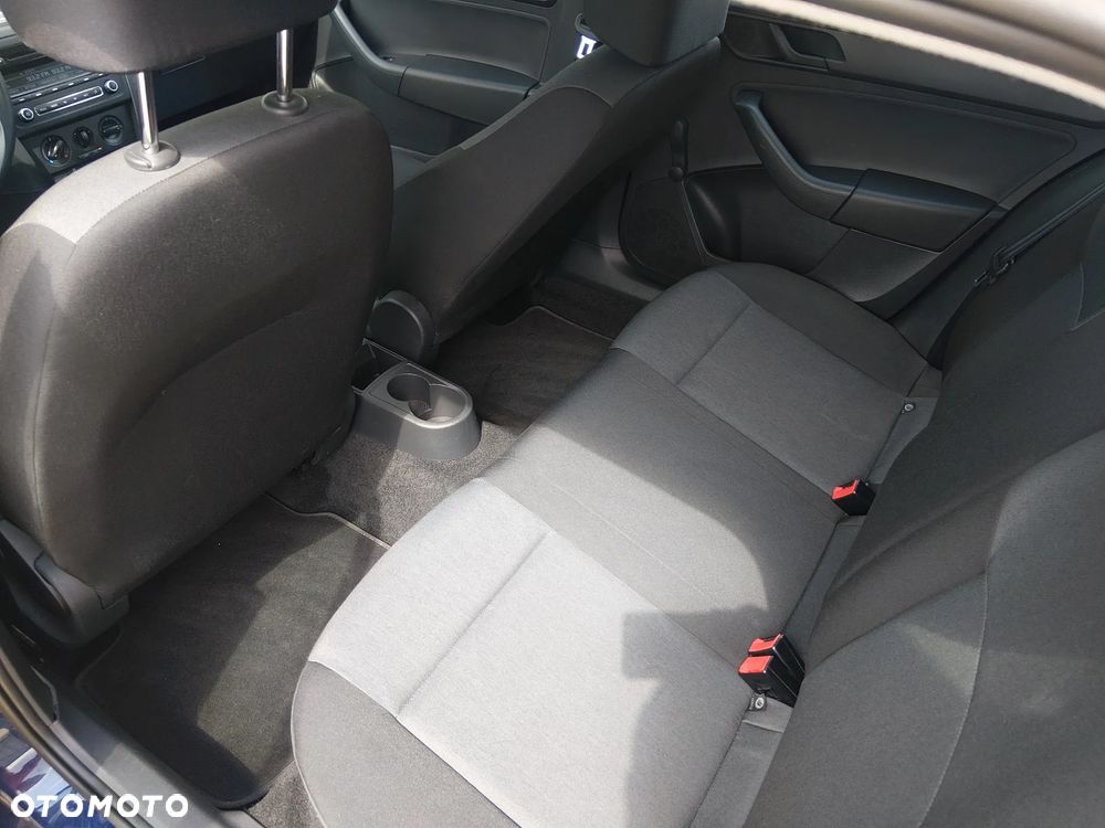 Skoda RAPID 1.2 TSI Ambition - 18