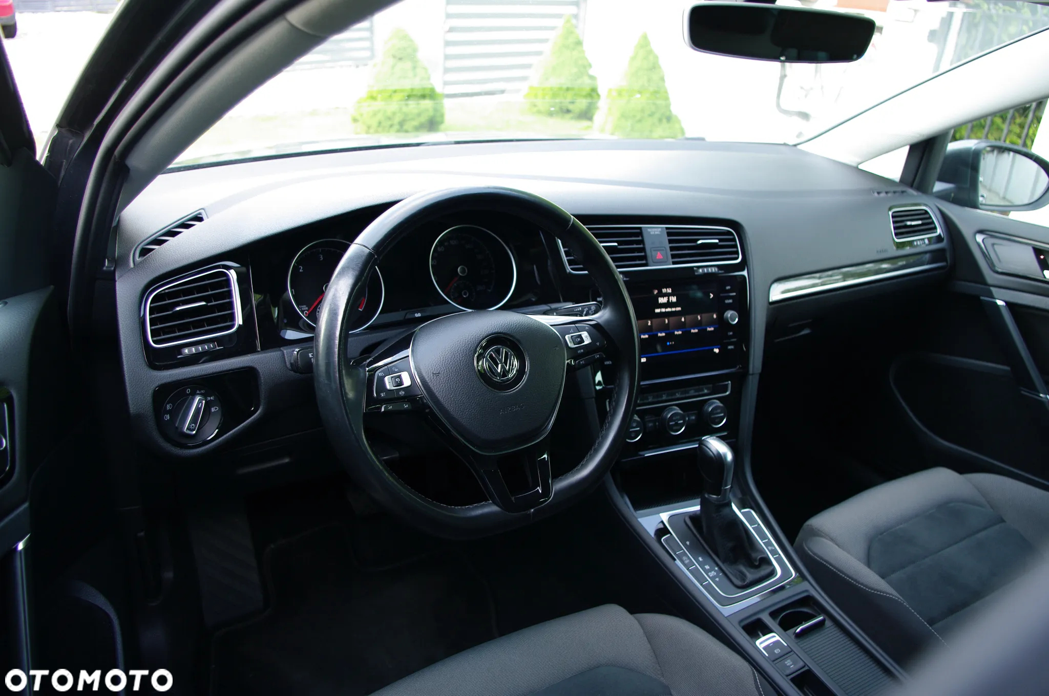 Volkswagen Golf 2.0 BlueTDI DSG Highline - 5