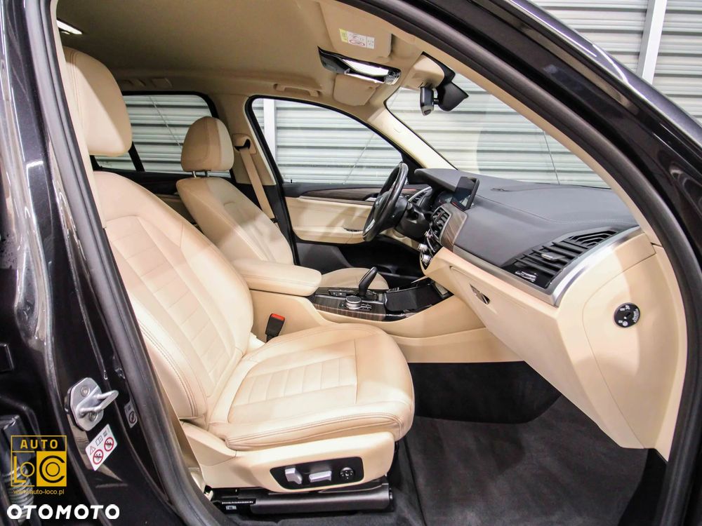 BMW X3 xDrive20i Luxury Line - 10