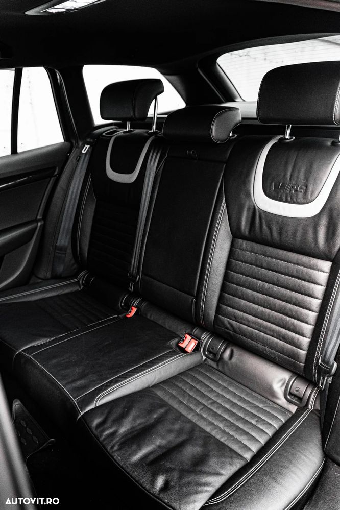 Skoda Octavia Combi 2.0 TDI DSG RS - 10