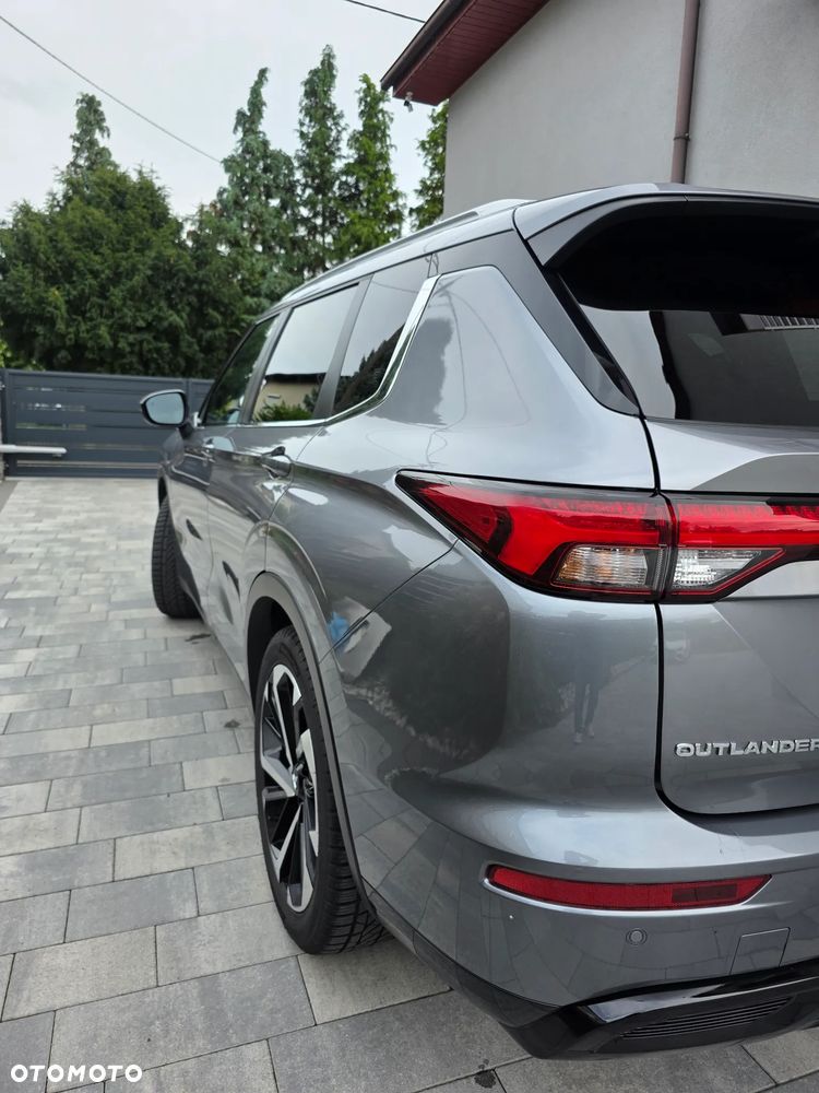 Mitsubishi Outlander - 14