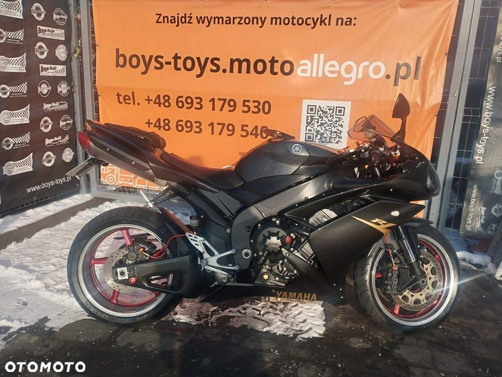 Yamaha R1 - 10