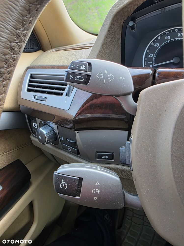 BMW Seria 7 750i L - 13