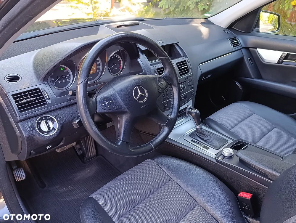 Mercedes-Benz Klasa C 180 CGI Automatik BlueEFFICIENCY Avantgarde - 15