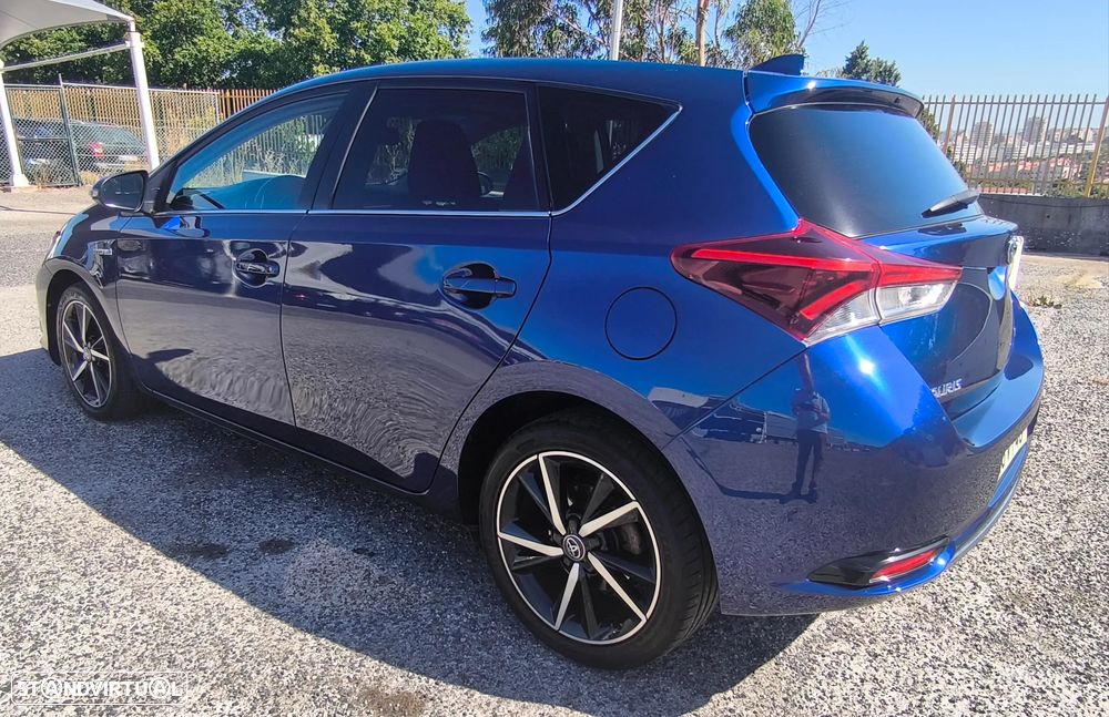 Toyota Auris 1.8 HSD Comfort +P.Sport+Navi - 6