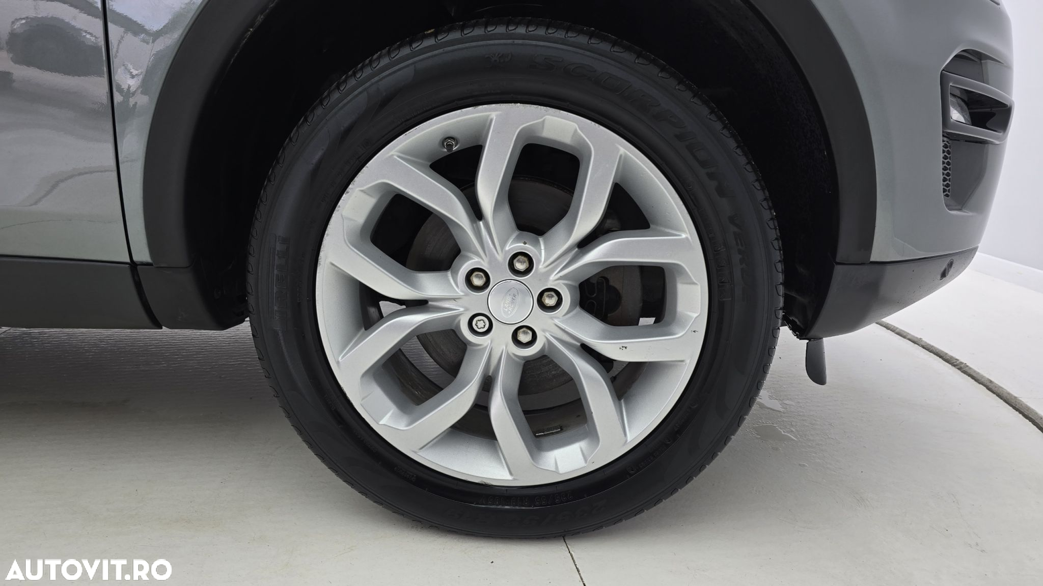 Land Rover Discovery Sport 2.0 l TD4 HSE - 23