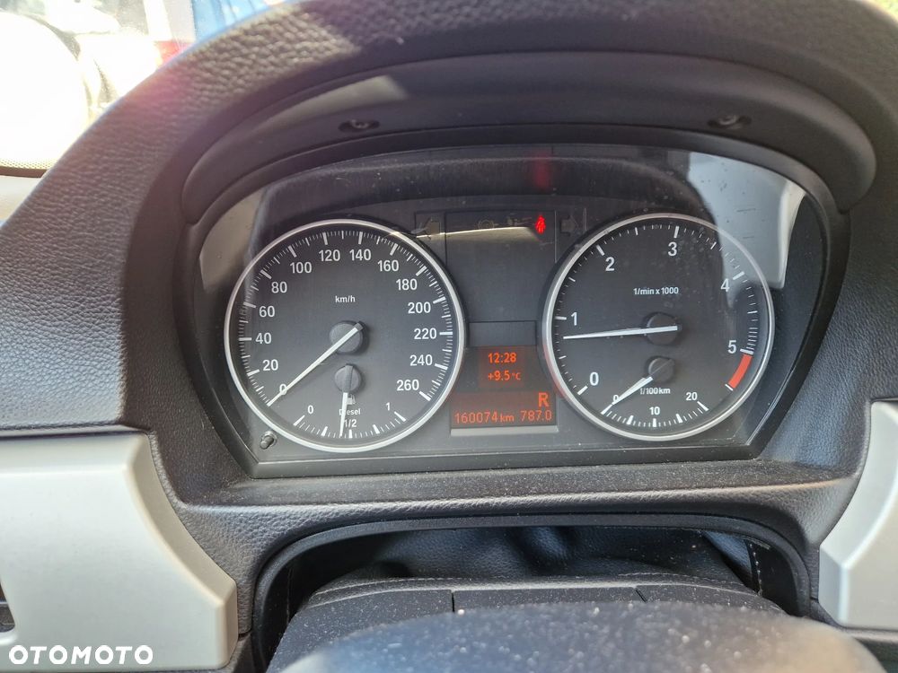 BMW Seria 3 318d Touring - 13