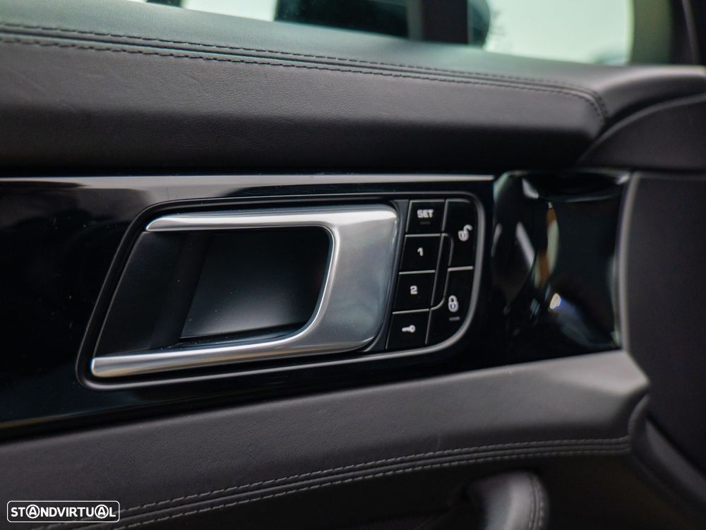 Porsche Panamera Sport Turismo 4 E-Hybrid - 14