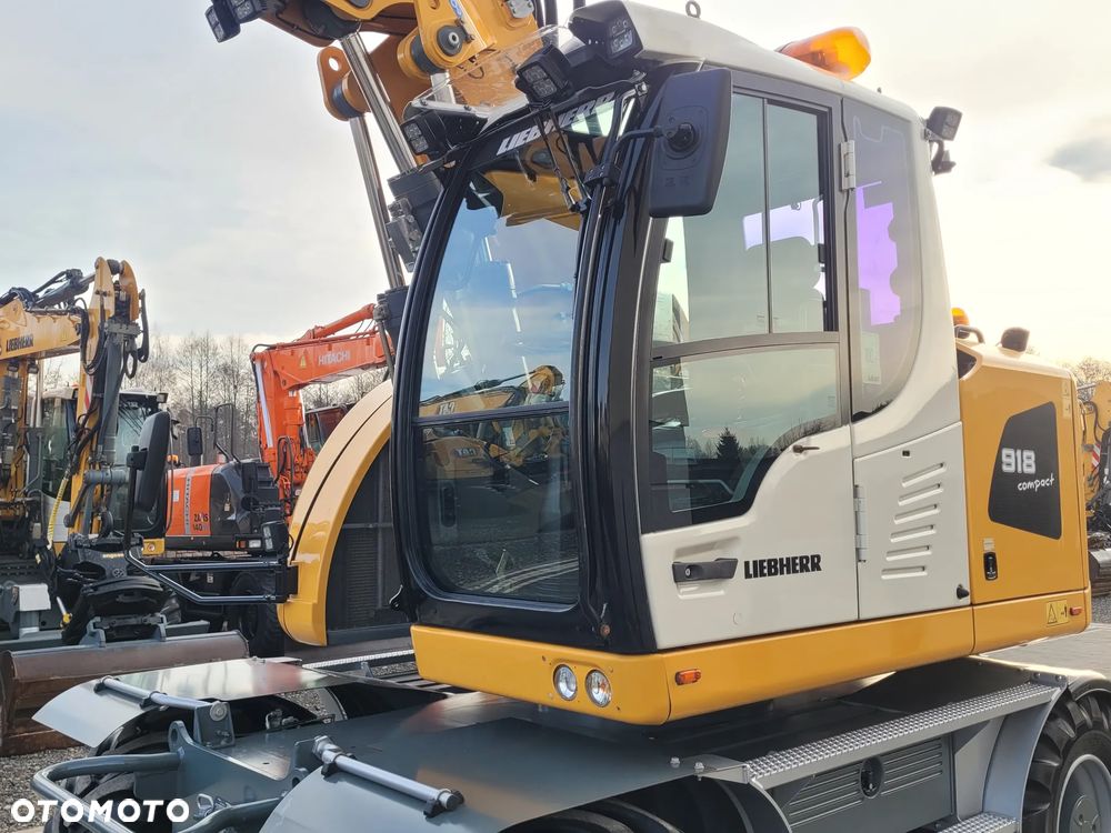 Liebherr A918 compact / ROTOTILT ze szczypcami / 7800h / bez AdBlue i DPF / - 9