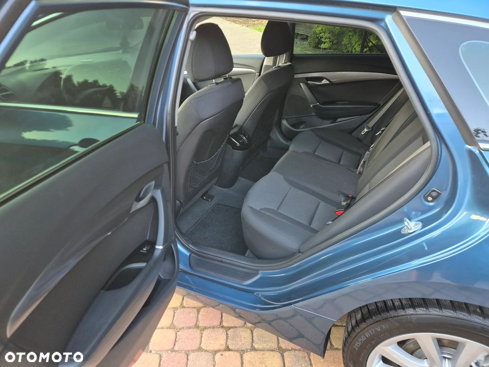 Hyundai i40 1.7 CRDi Comfort + - 32