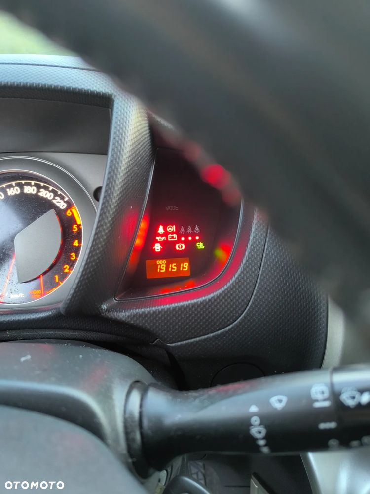 Toyota Urban Cruiser 1.4 D-4D Sol 4x4 - 10