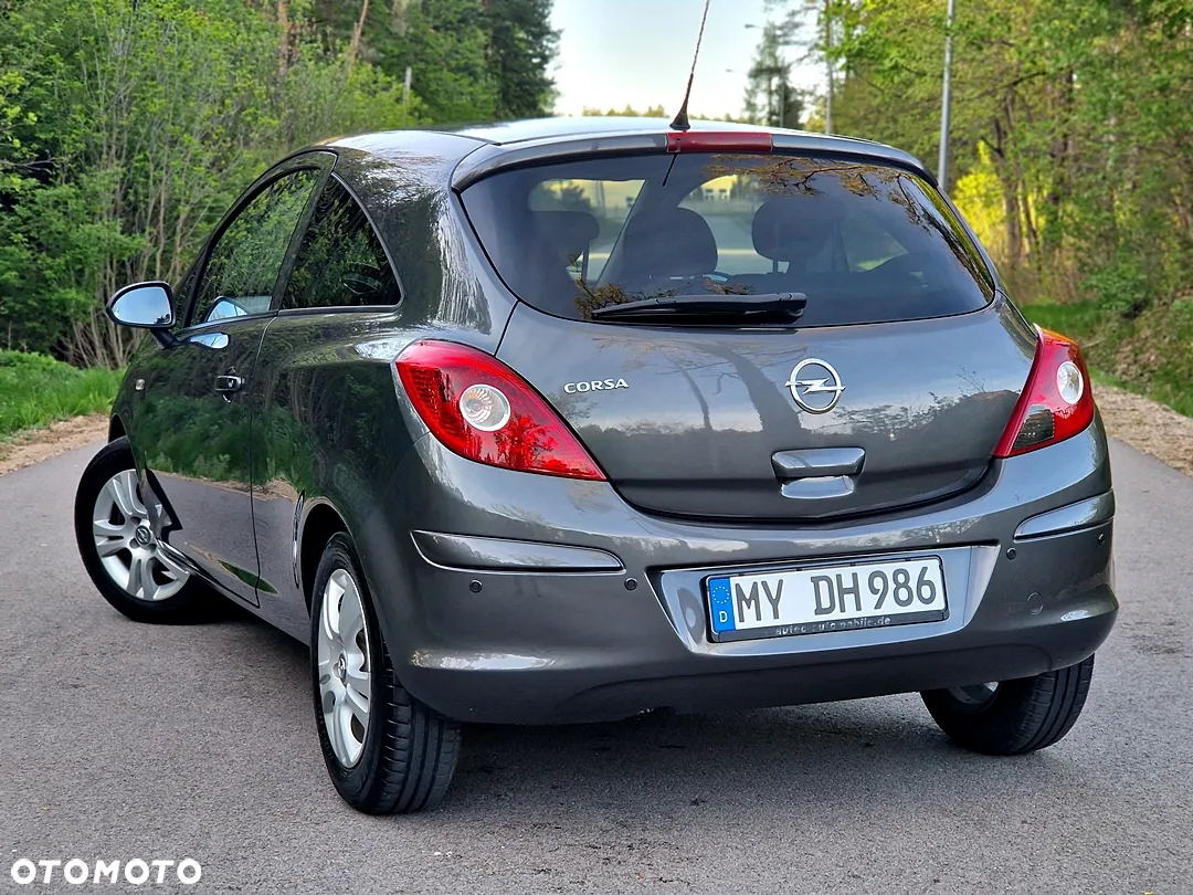 Opel Corsa 1.4 16V Energy - 11