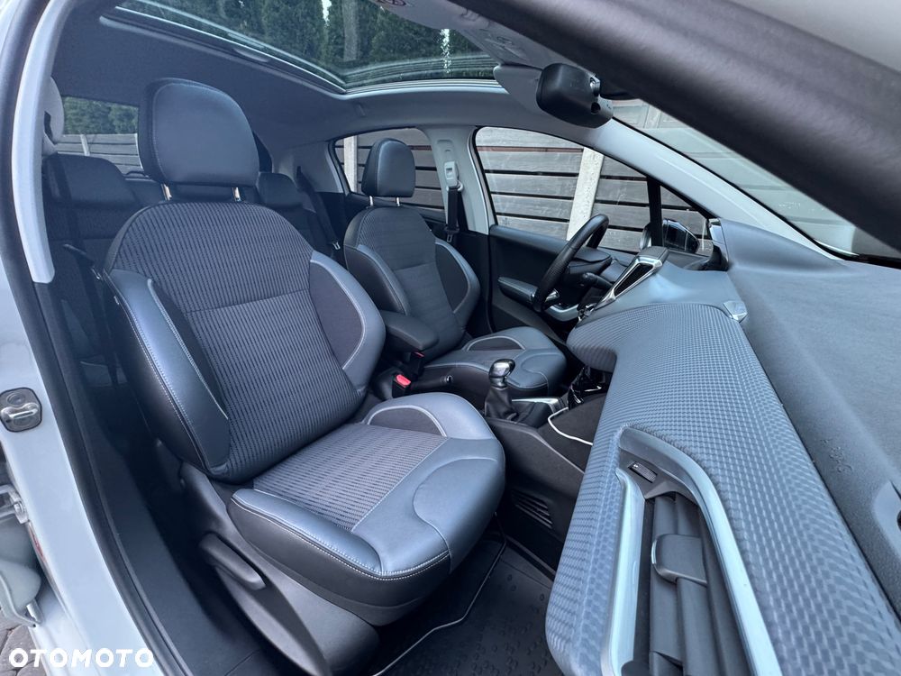 Peugeot 208 1.2 PureTech Allure S&S - 33