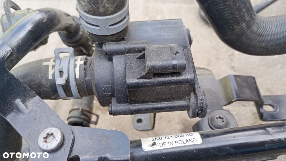 FVAT 2N0121065ac VW CRAFTER 2.0 MAN TGE wąż Rurka wody pompka wody przewód uchwyt wspornik mocowanie - 3