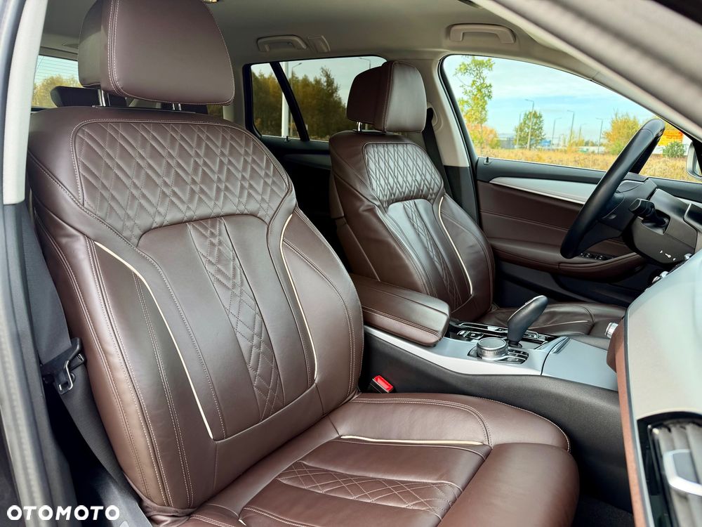 BMW Seria 5 530e Luxury Line - 31
