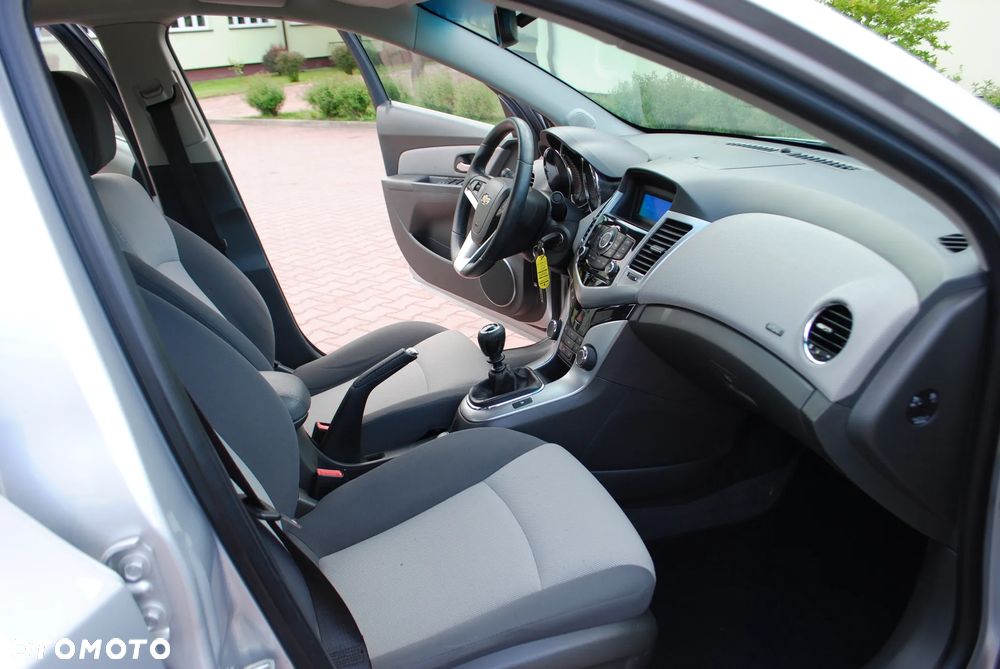 Chevrolet Cruze 1.8 LT - 10