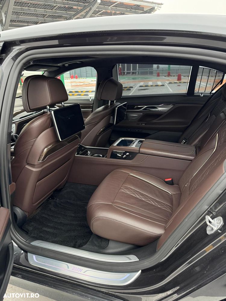 BMW Seria 7 740d xDrive - 23