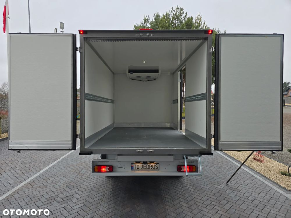 Renault MASTER IGLOPOL -30*C +25*C Carrier XARIOS 350 Podłączenie Stacjonarne 230 V ŁADOWNOŚĆ 840Kg WZMOCNIONE TYLNE ZWIESZENIE TEMPOMAT KLIMA HALOGENY KAMERA COFANIA SALON PL STAN JAK NOWY - 14