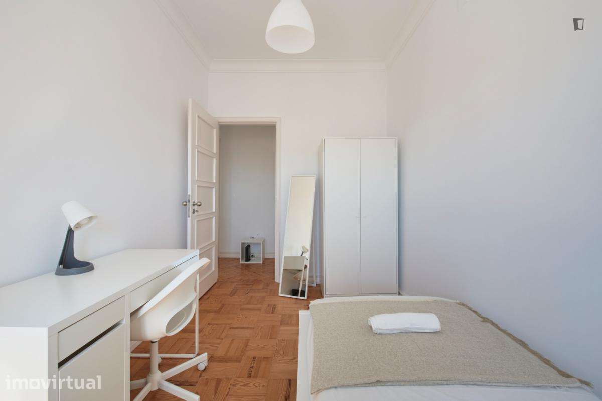 Quarto - localizado em Entrecampos Lisbon - Grande imagem: 4/34