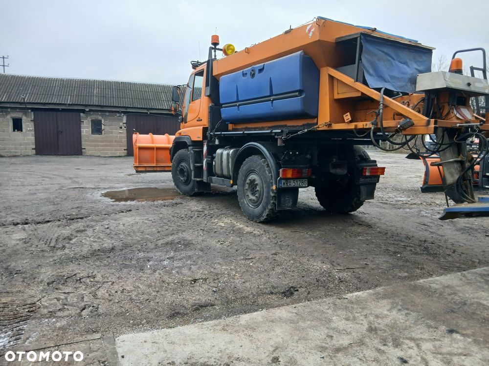 Mercedes-Benz Unimog U 400 - 6