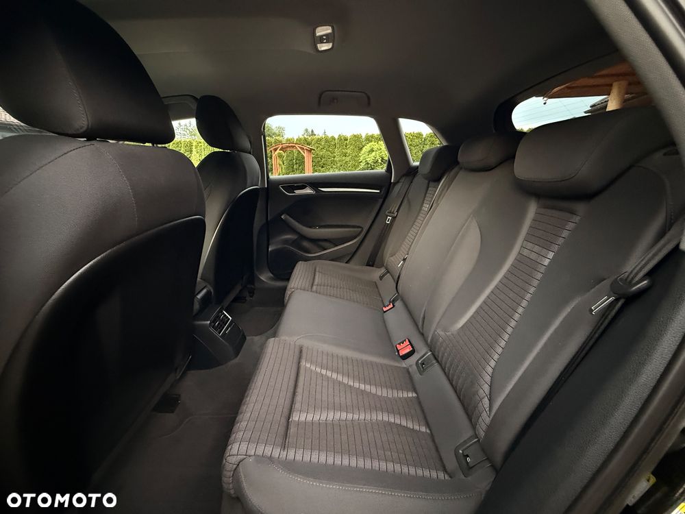 Audi A3 Sportback 2.0 TDI design - 18