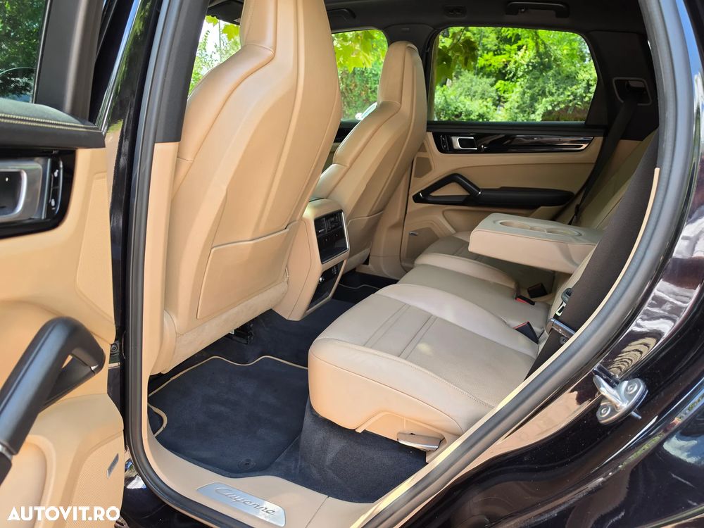 Porsche Cayenne S - 7